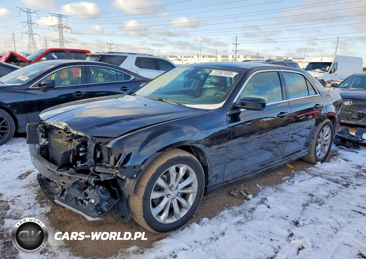 2018 Chrysler 300 Touring
