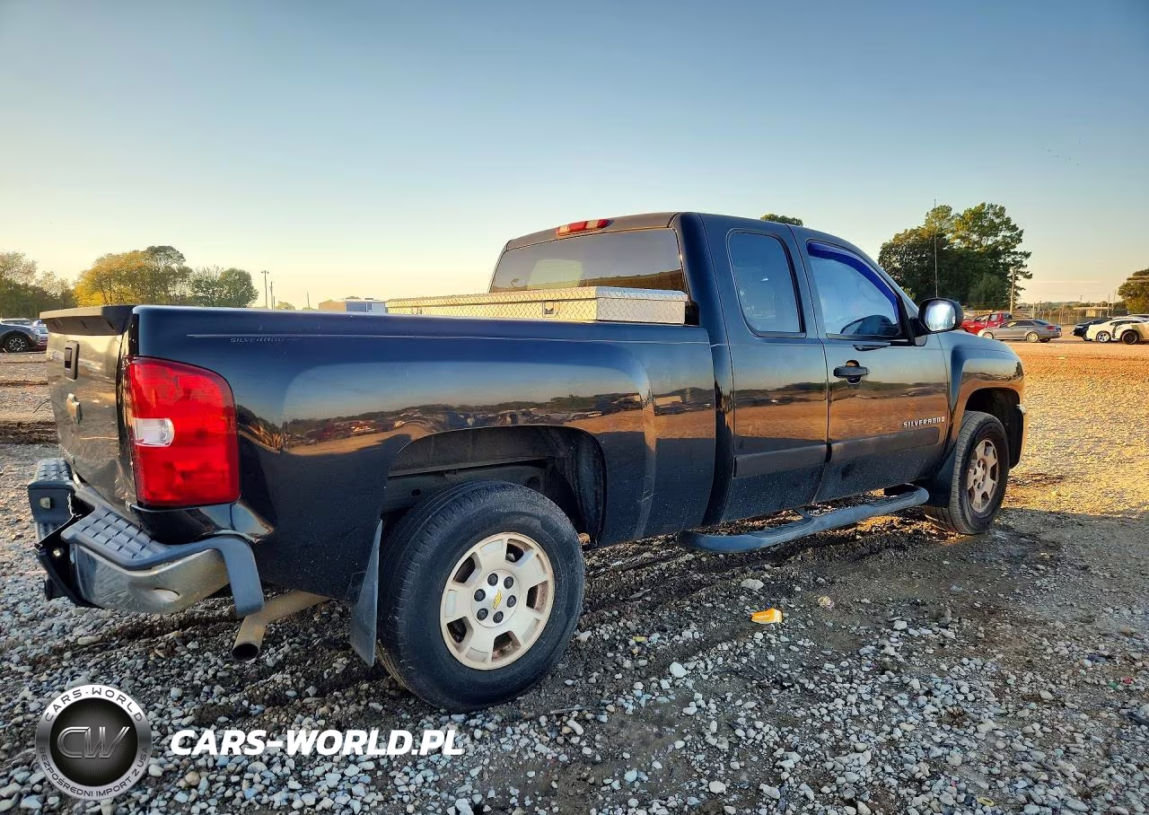 2008 Chevrolet Silverado C1500 VIN:1GCEC19JX8Z239206 - 3