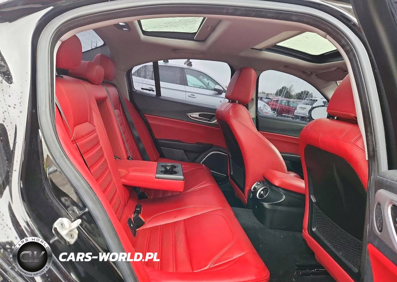 2017 Alfa Romeo Giulia Ti Q4 VIN:ZARFAEEN3H7555977 - 10