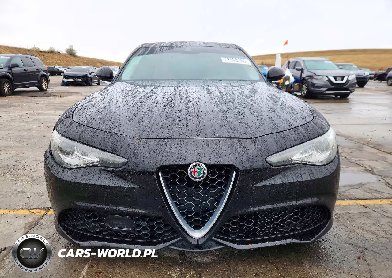 2017 Alfa Romeo Giulia Ti Q4 VIN:ZARFAEEN3H7555977 - 5