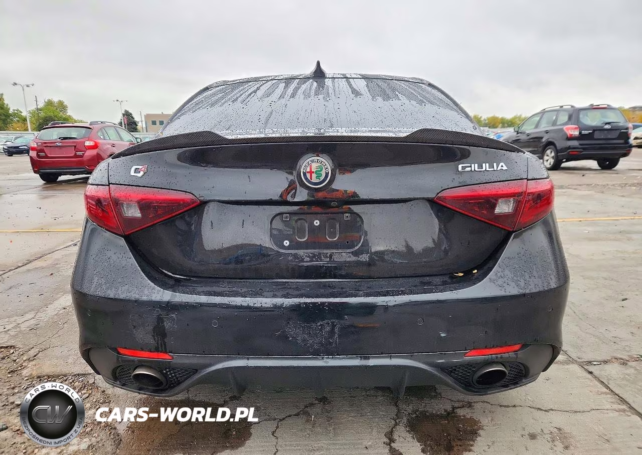 2017 Alfa Romeo Giulia Ti Q4 VIN:ZARFAEEN3H7555977 - 6