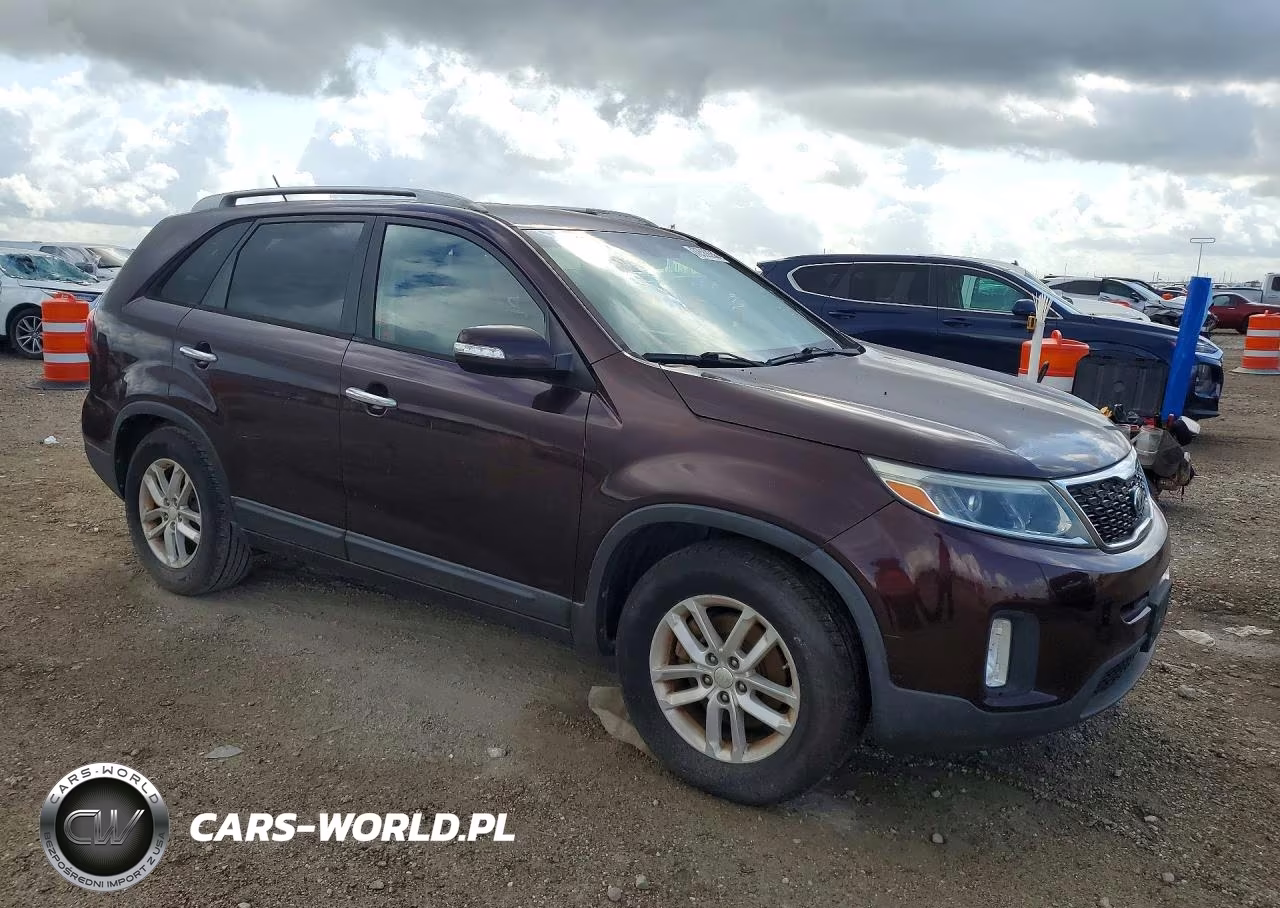 2014 Kia Sorento Lx VIN:5XYKT3A69EG478598 - 4