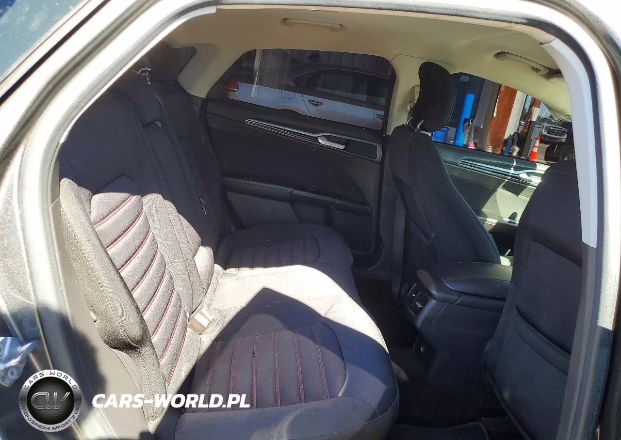 2015 Ford Fusion Se VIN:1FA6P0H78F5103109 - 10