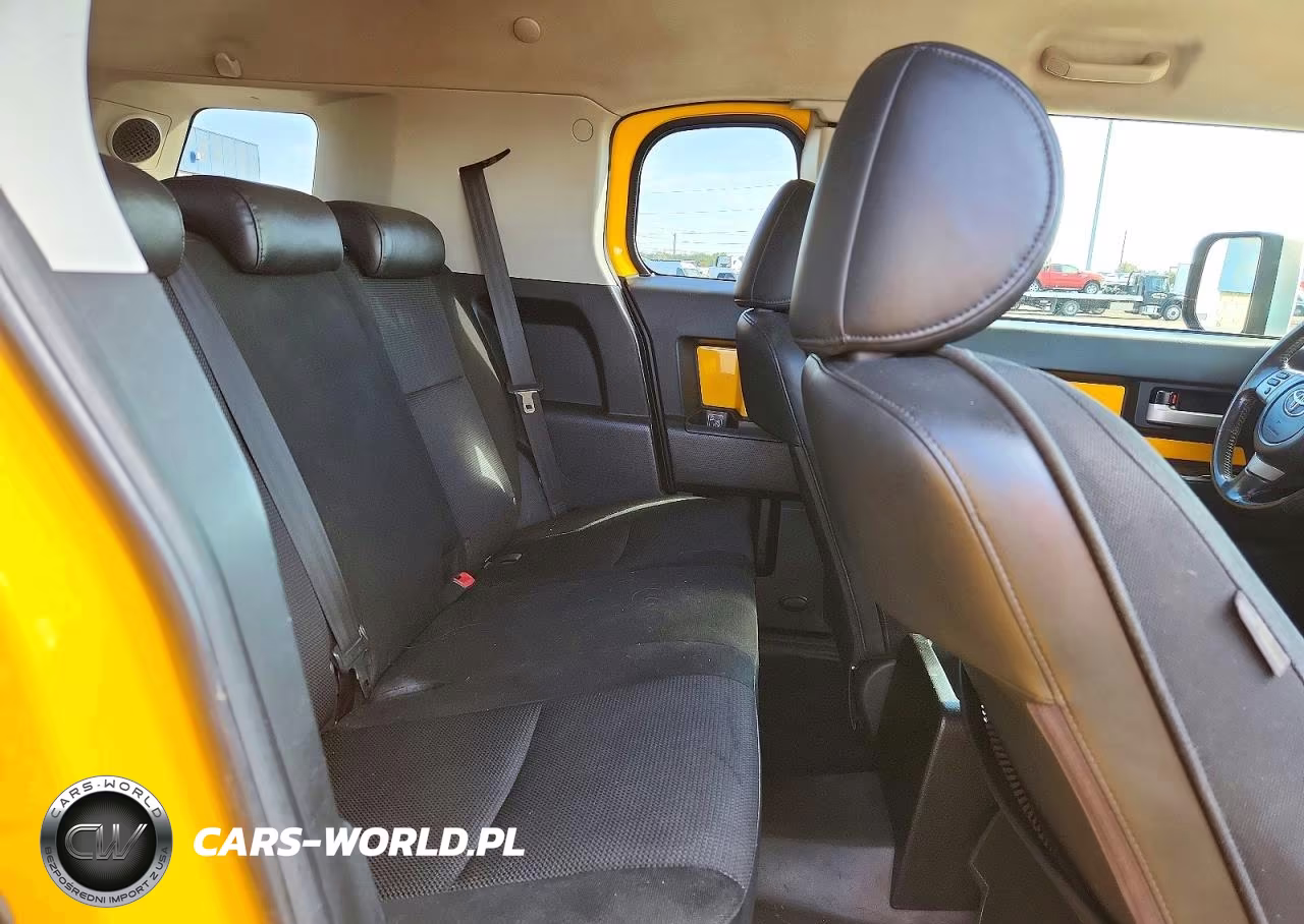 2007 Toyota Fj Cruiser Base VIN:JTEBU11F970058300 - 10