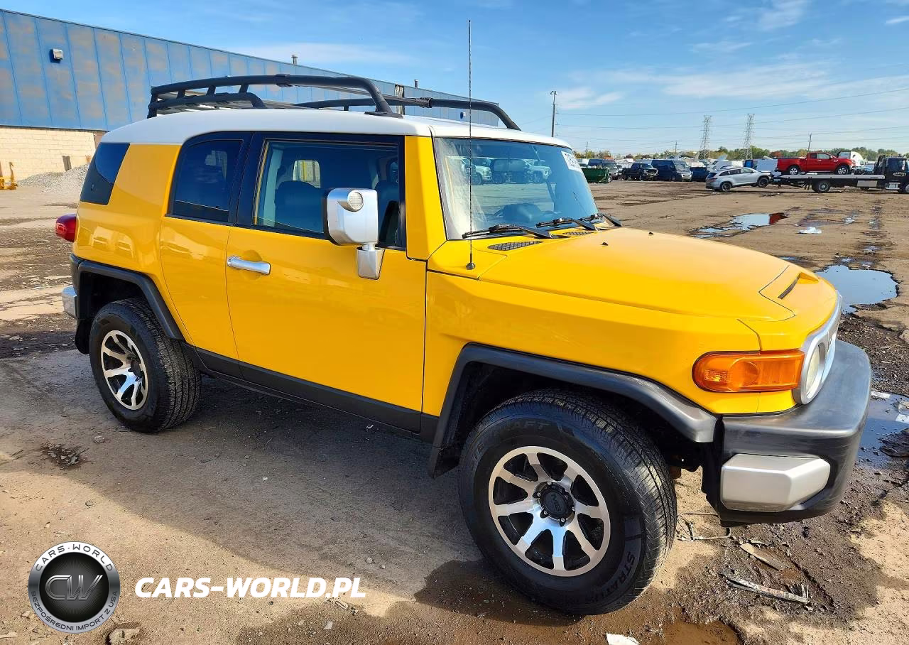2007 Toyota Fj Cruiser Base VIN:JTEBU11F970058300 - 4