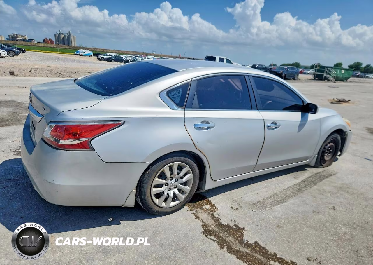 2015 Nissan Altima 2.5 S VIN:1N4AL3AP2FN882847 - 3