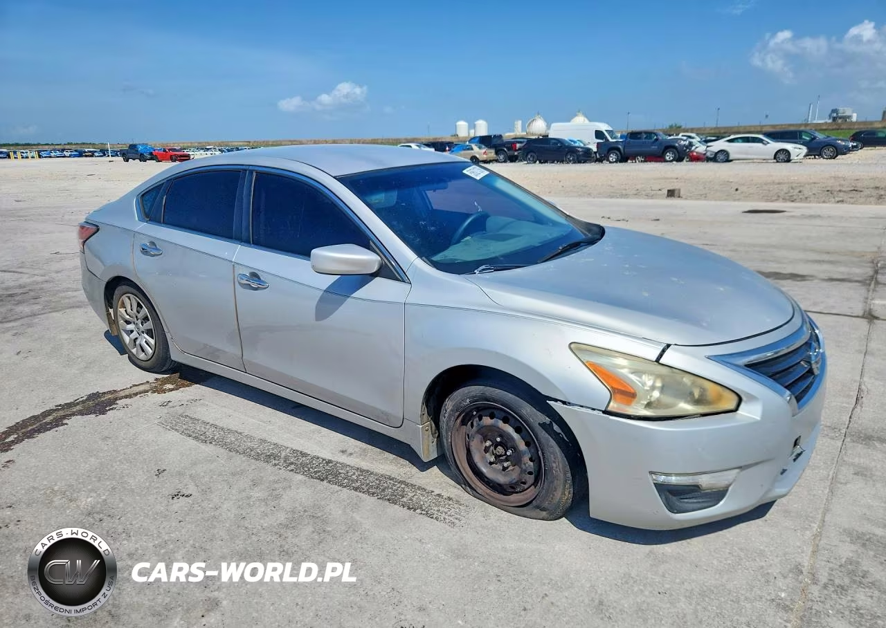 2015 Nissan Altima 2.5 S VIN:1N4AL3AP2FN882847 - 4
