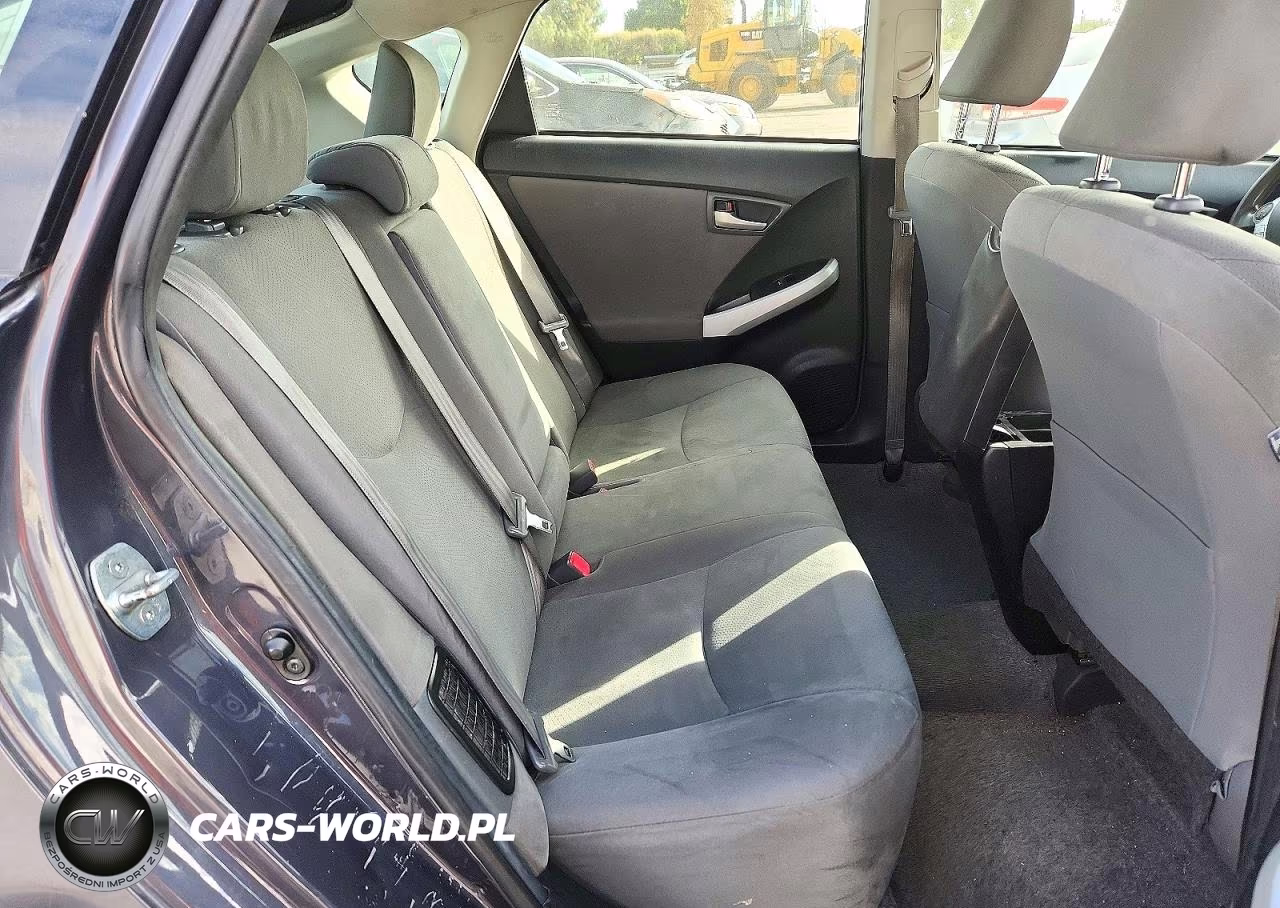 2014 Toyota Prius Three VIN:JTDKN3DU3E1776195 - 10