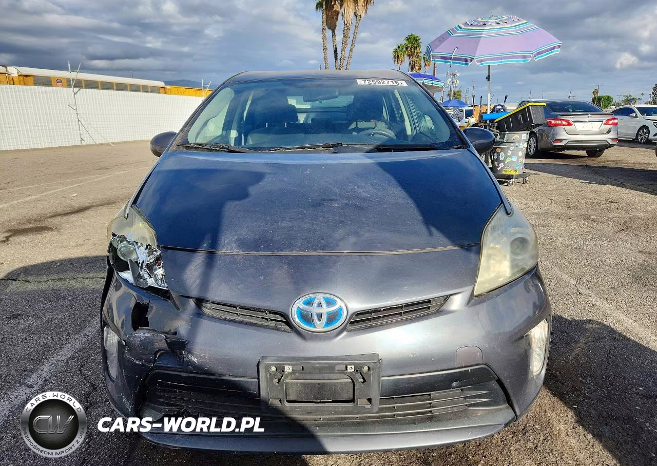 2014 Toyota Prius Three VIN:JTDKN3DU3E1776195 - 5