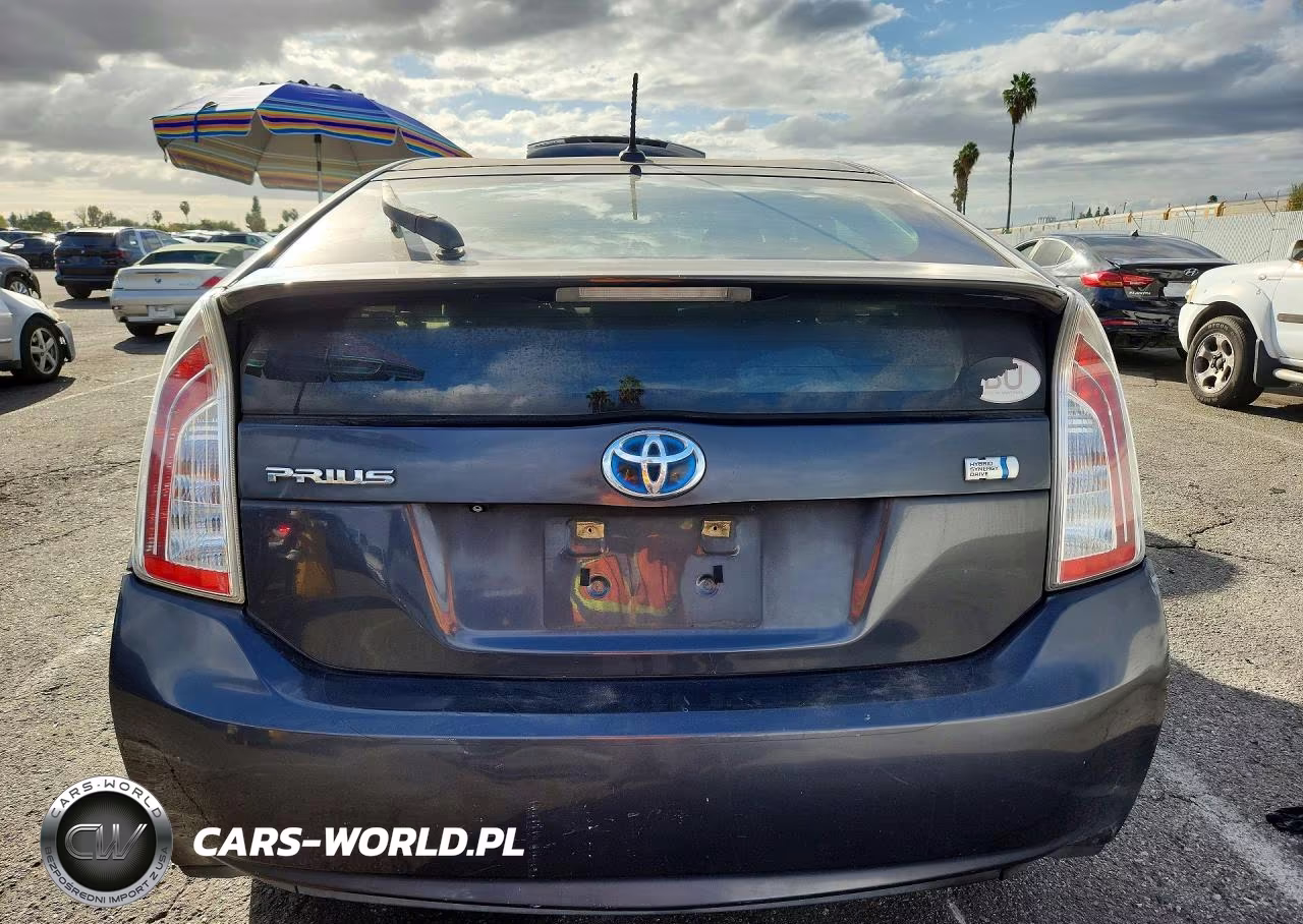 2014 Toyota Prius Three VIN:JTDKN3DU3E1776195 - 6