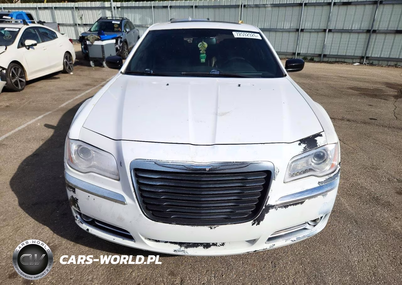 2014 Chrysler 300C VIN:2C3CCAKG1EH157936 - 5