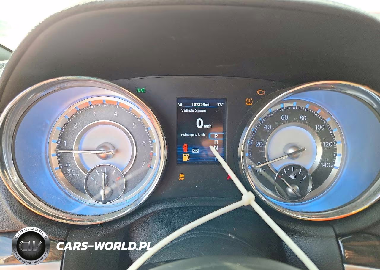2014 Chrysler 300C VIN:2C3CCAKG1EH157936 - 9