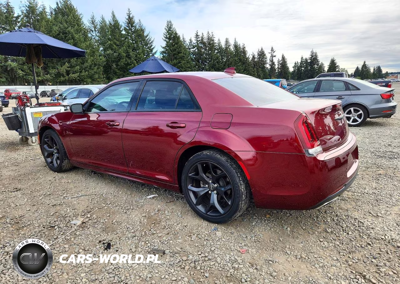 2021 Chrysler 300 Touring VIN:2C3CCAAG3MH609353 - 2