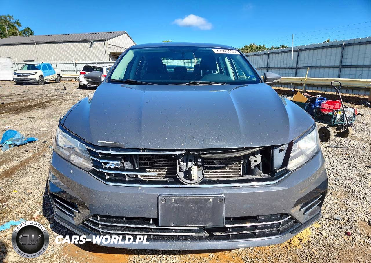 2017 Volkswagen Passat R-Line VIN:1VWDT7A3XHC017082 - 5