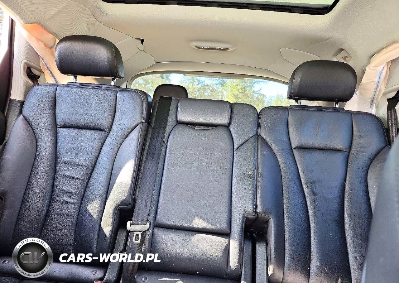 2019 Audi Q7 Premium Plus VIN:WA1LAAF7XKD000985 - 10