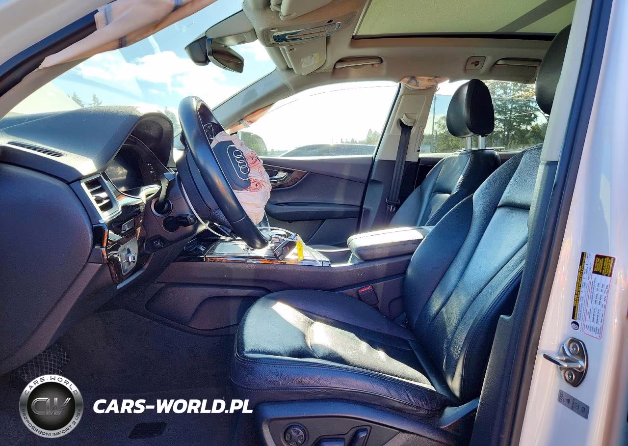 2019 Audi Q7 Premium Plus VIN:WA1LAAF7XKD000985 - 7