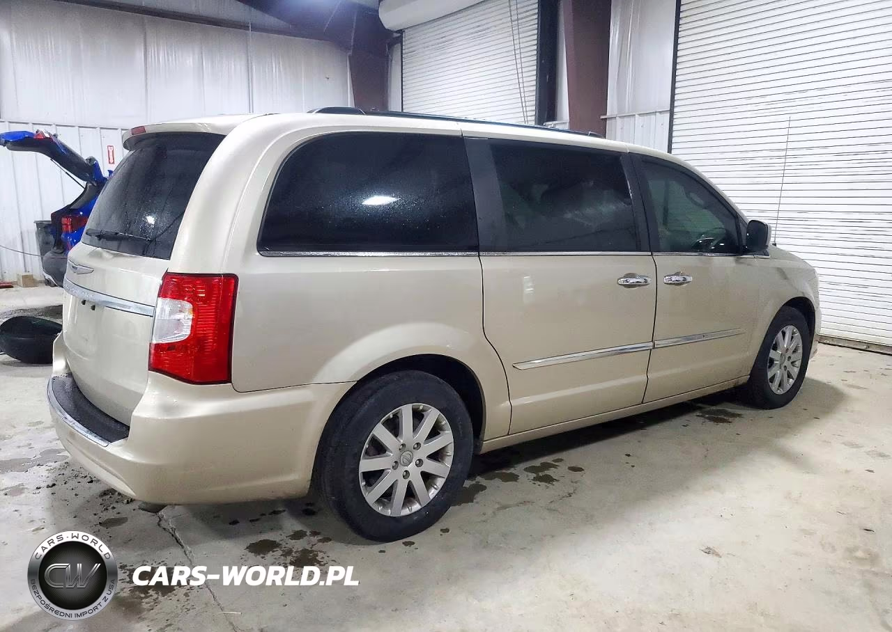 2016 Chrysler Town & Country Touring VIN:2C4RC1BG0GR121707 - 3