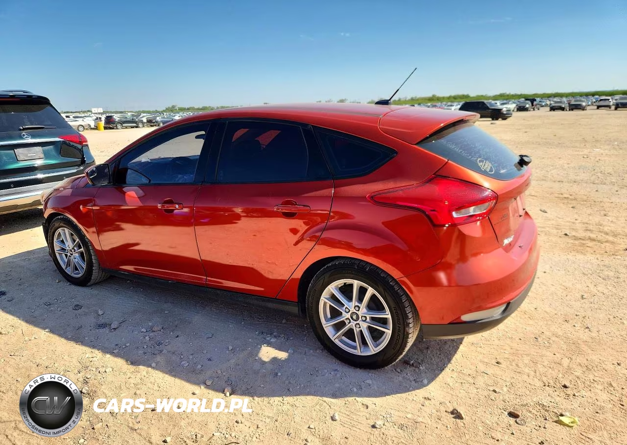 2018 Ford Focus Se VIN:1FADP3K26JL269087 - 2