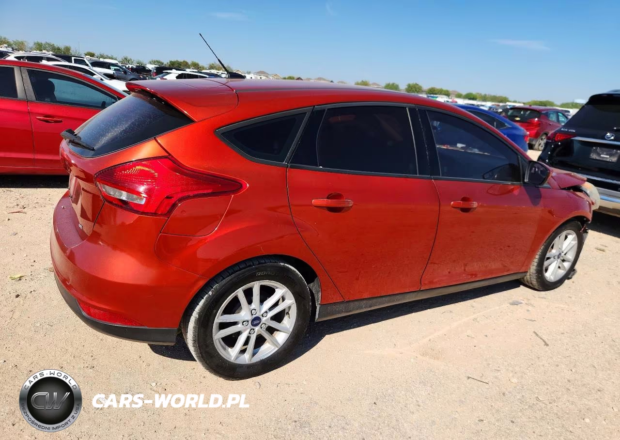 2018 Ford Focus Se VIN:1FADP3K26JL269087 - 3
