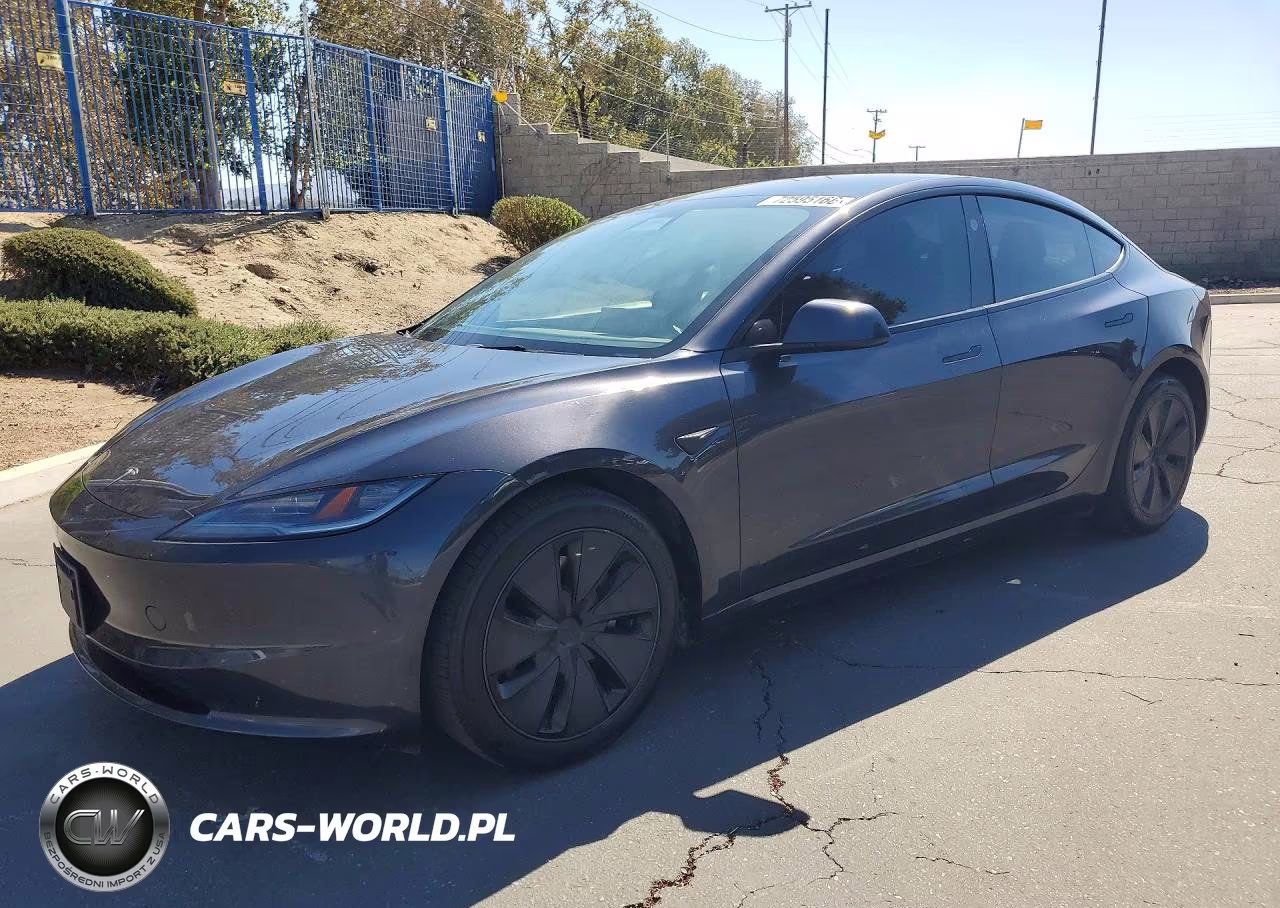 2024 Tesla Model 3 – zdjęcie 1 z 13