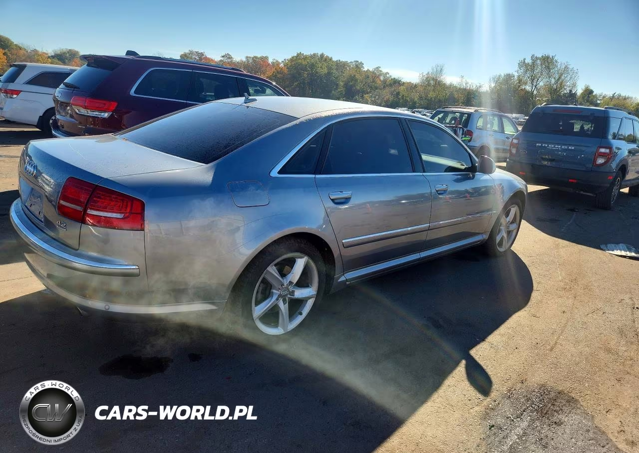 2010 Audi A8 Quattro VIN:WAURVAFA1AN007328 - 3