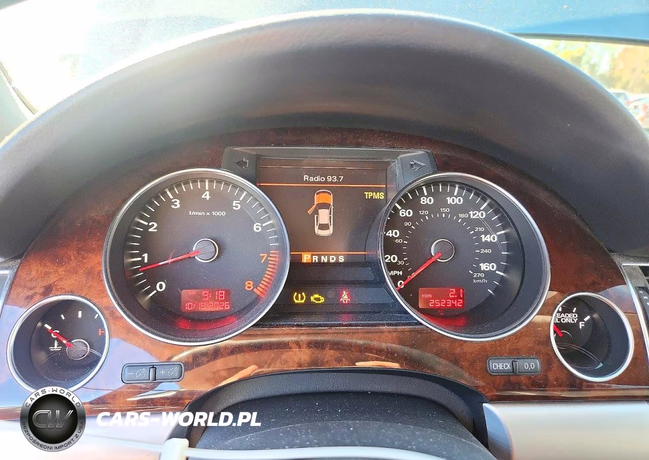 2010 Audi A8 Quattro VIN:WAURVAFA1AN007328 - 9