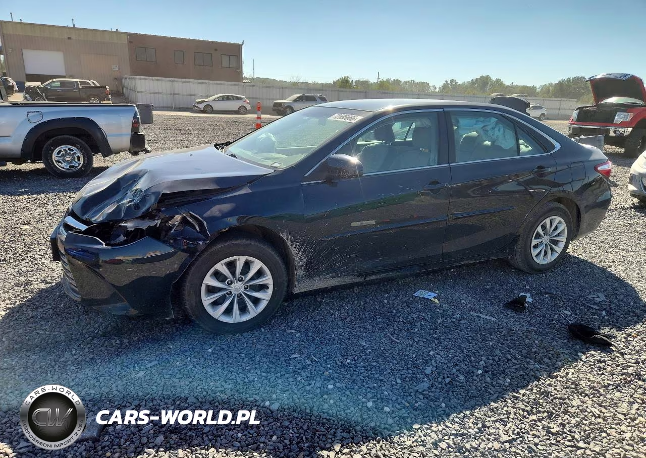 2015 Toyota Camry Le – zdjęcie 1 z 12
