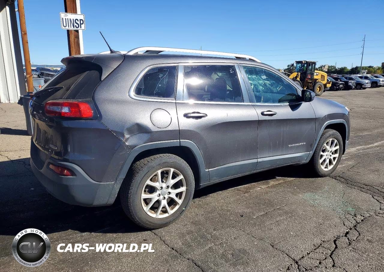 2015 Jeep Cherokee Latitude VIN:1C4PJMCB6FW553144 - 3