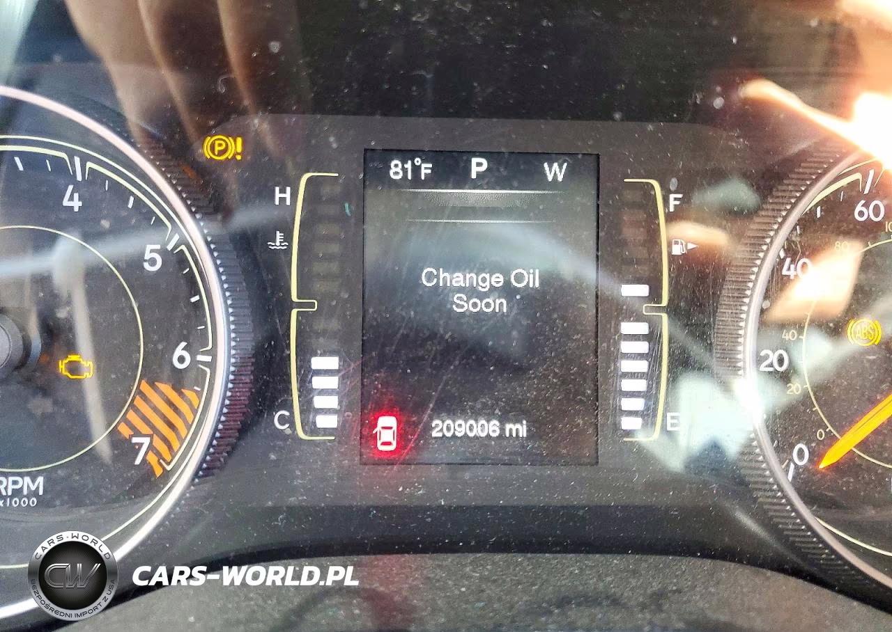 2015 Jeep Cherokee Latitude VIN:1C4PJMCB6FW553144 - 9