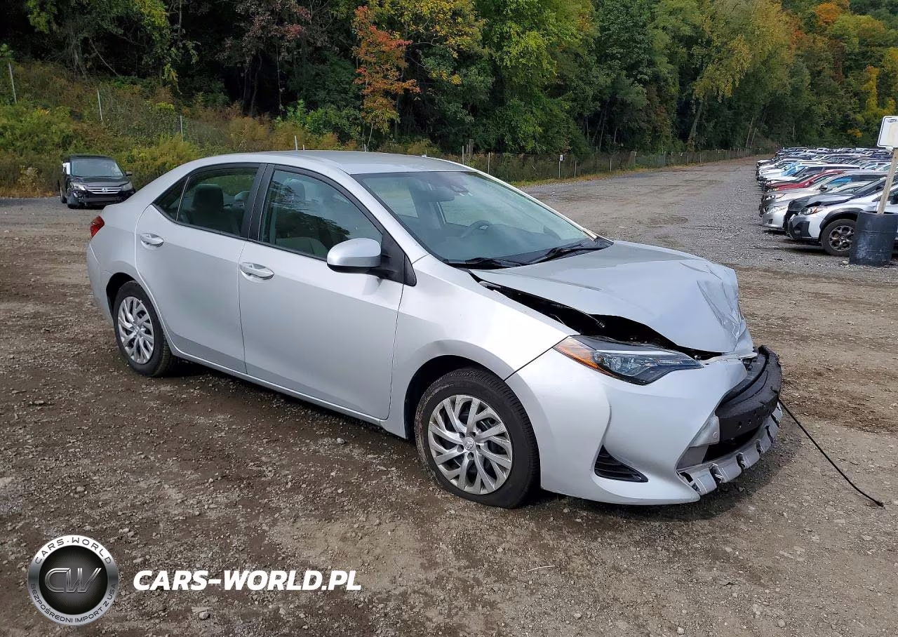 2019 Toyota Corolla Le VIN:2T1BURHE8KC125418 - 4