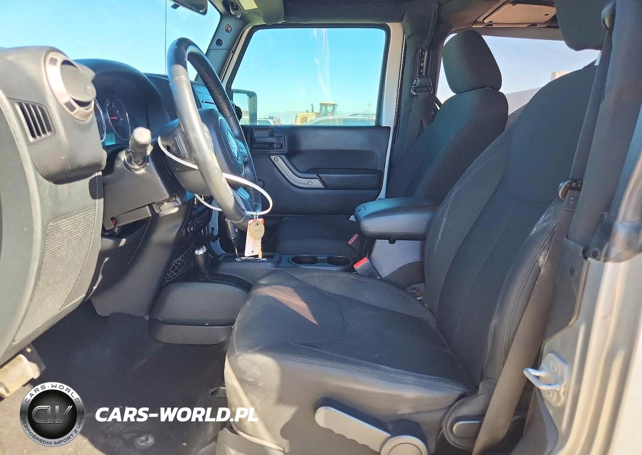2016 Jeep Wrangler Sport VIN:1C4AJWAG9GL135888 - 7