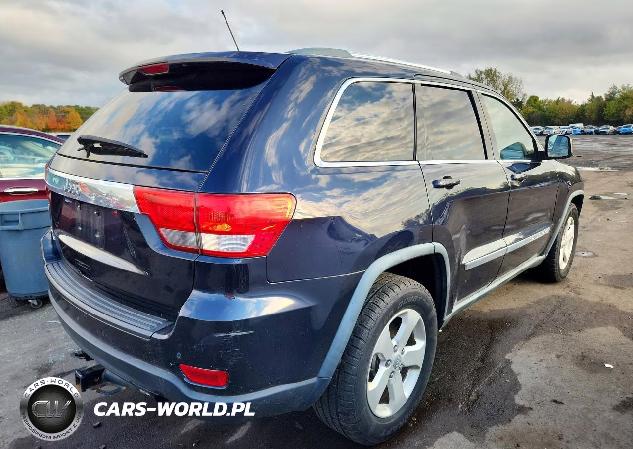 2011 Jeep Grand Cherokee Laredo VIN:1J4RR4GG0BC647887 - 3