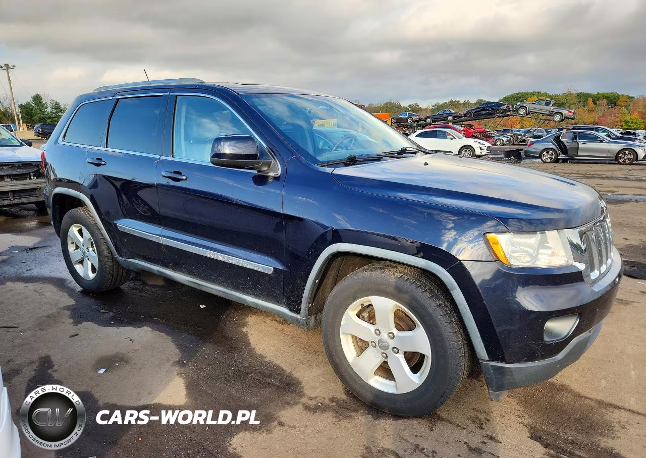 2011 Jeep Grand Cherokee Laredo VIN:1J4RR4GG0BC647887 - 4
