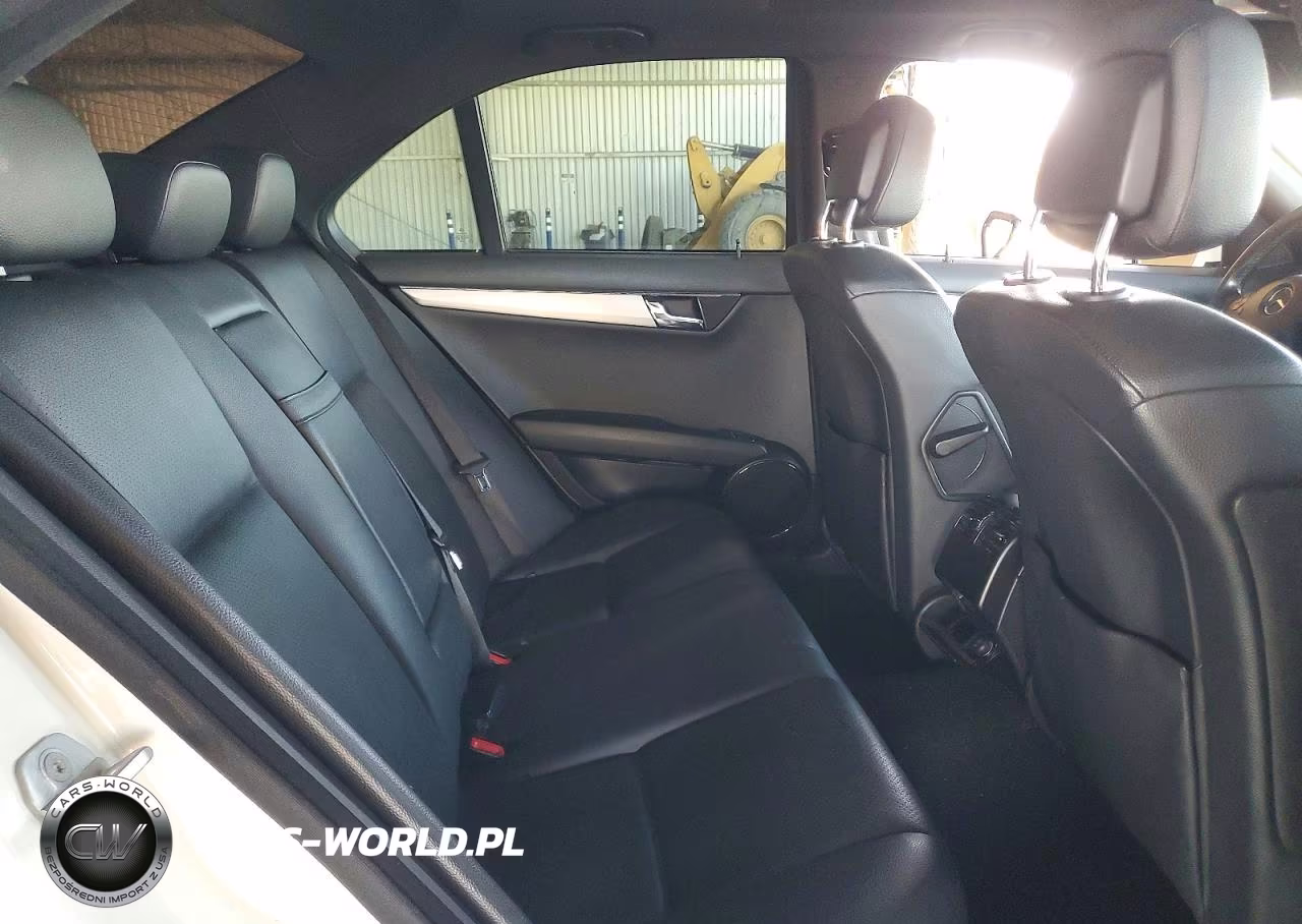2010 Mercedes-Benz C 300 VIN:WDDGF5EB7AR111166 - 10
