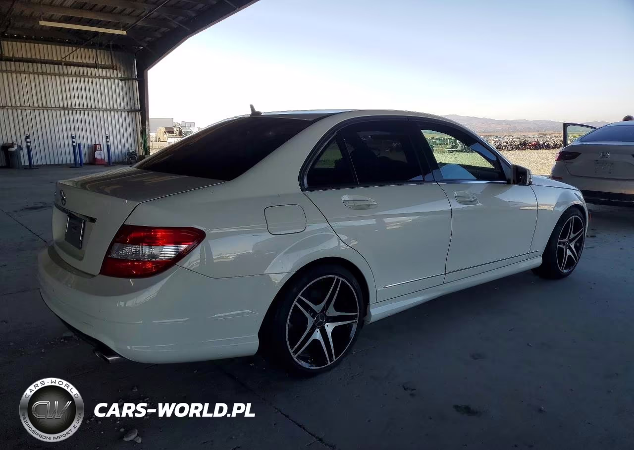 2010 Mercedes-Benz C 300 VIN:WDDGF5EB7AR111166 - 3