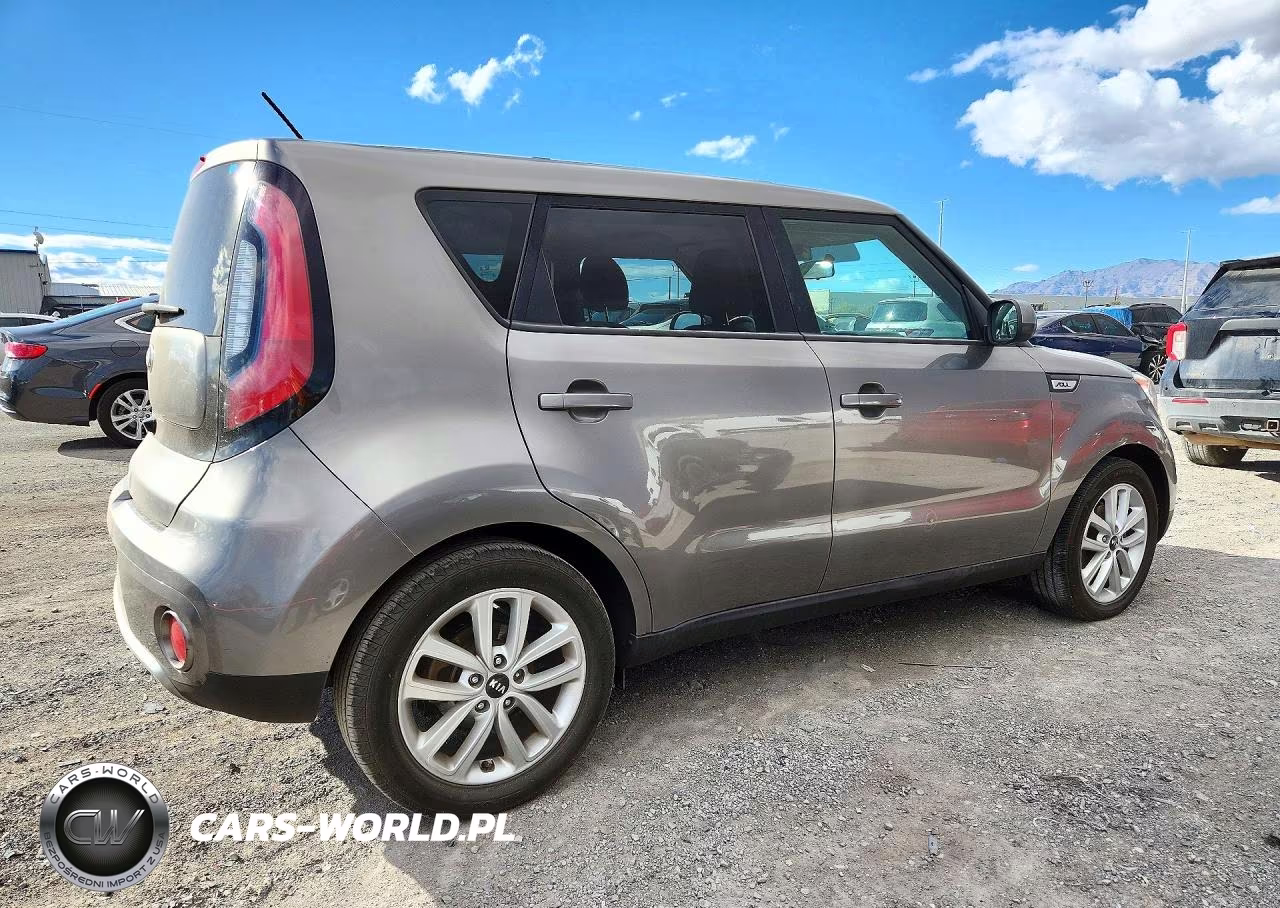 2018 Kia Soul + VIN:KNDJP3A55J7616524 - 3