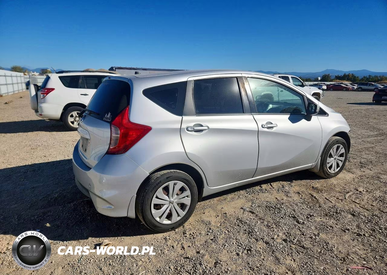 2017 Nissan Versa Note S Plus VIN:3N1CE2CP1HL382298 - 3