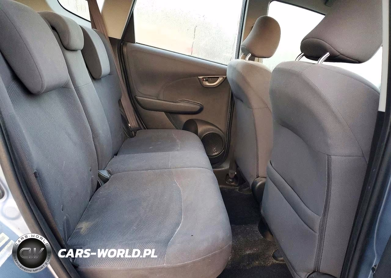 2011 Honda Fit VIN:JHMGE8H34BC028073 - 10