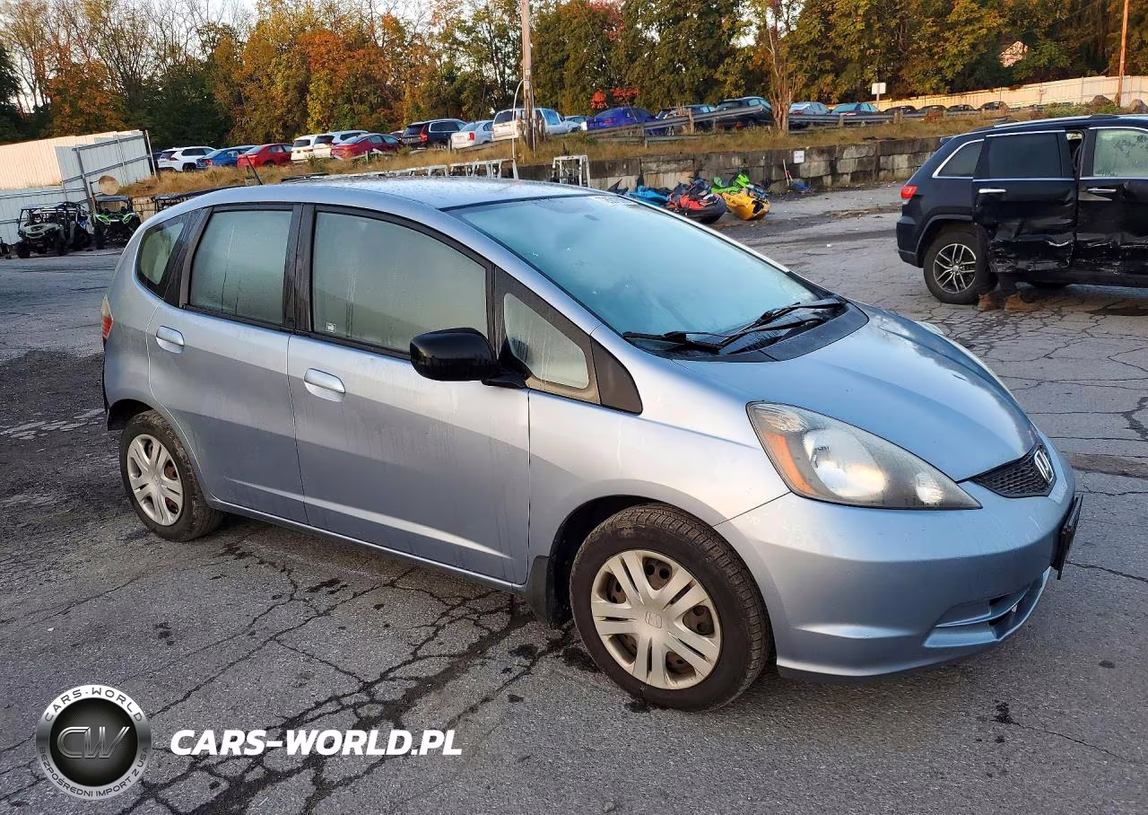 2011 Honda Fit VIN:JHMGE8H34BC028073 - 4