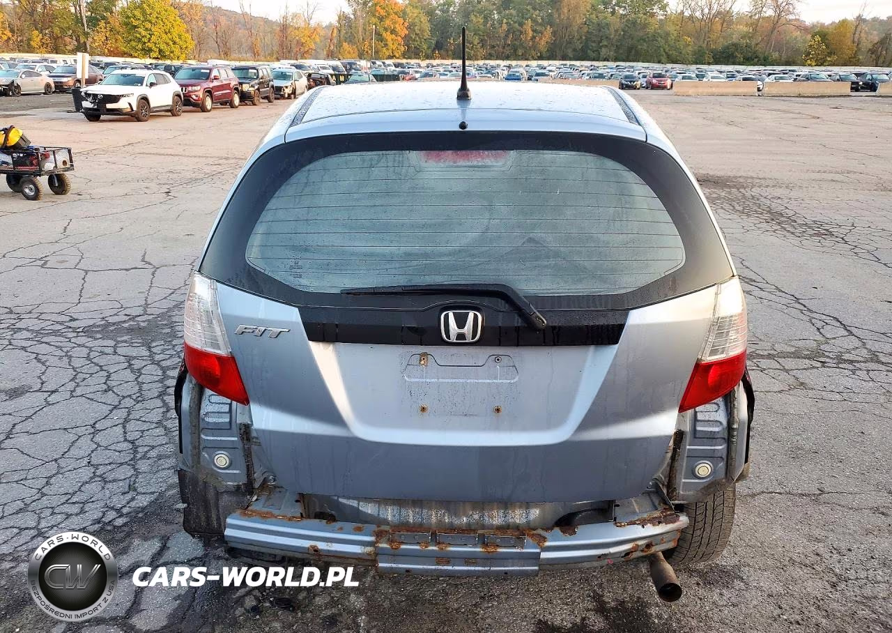2011 Honda Fit VIN:JHMGE8H34BC028073 - 6