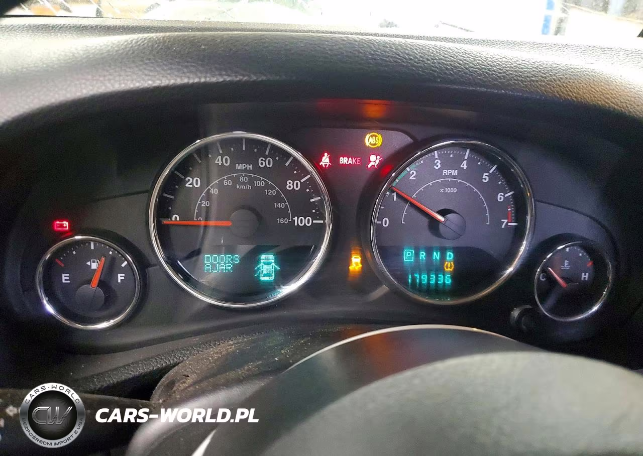 2013 Jeep Wrangler Unlimited Sport VIN:1C4BJWDG0DL702050 - 9