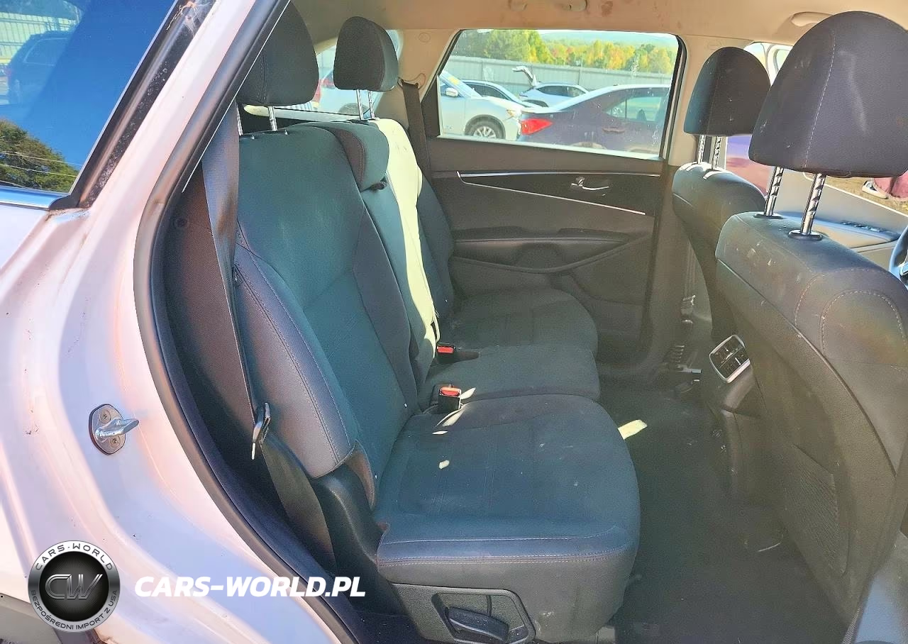 2019 Kia Sorento Lx V6 VIN:5XYPGDA50KG510468 - 11