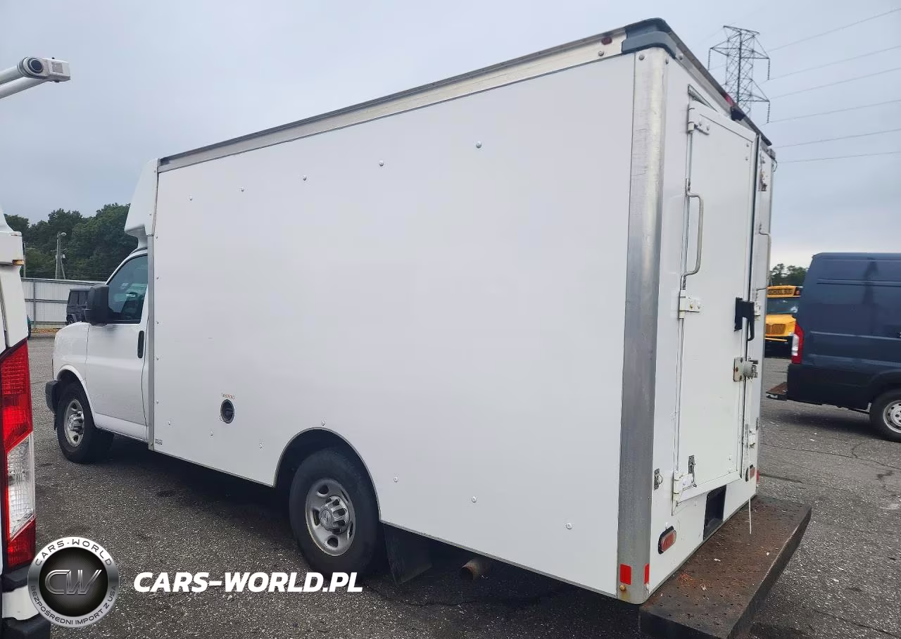 2018 Chevrolet Express Delivery Truck VIN:1GB0GRFG3J1309093 - 2