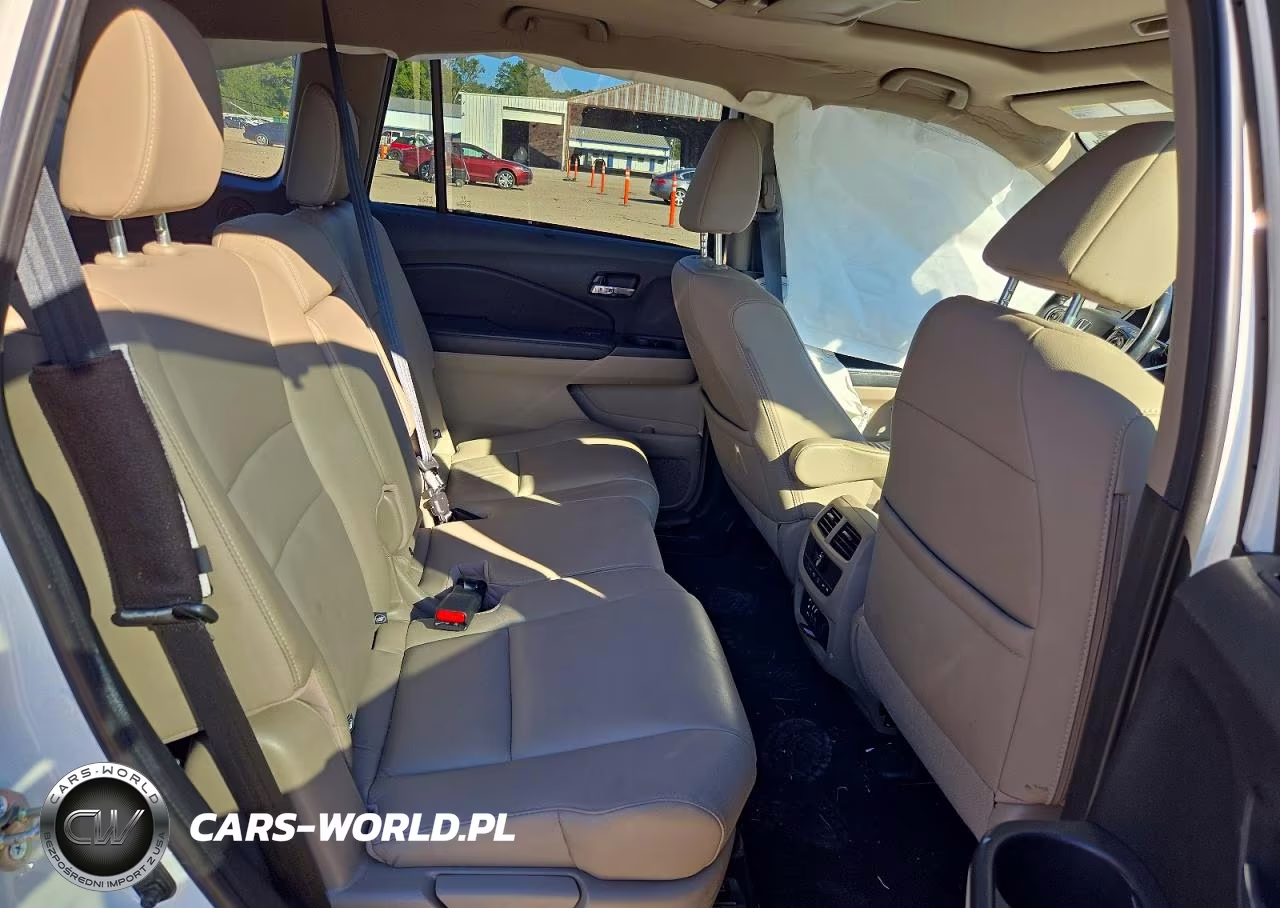 2016 Honda Pilot Touring VIN:5FNYF5H9XGB042012 - 10