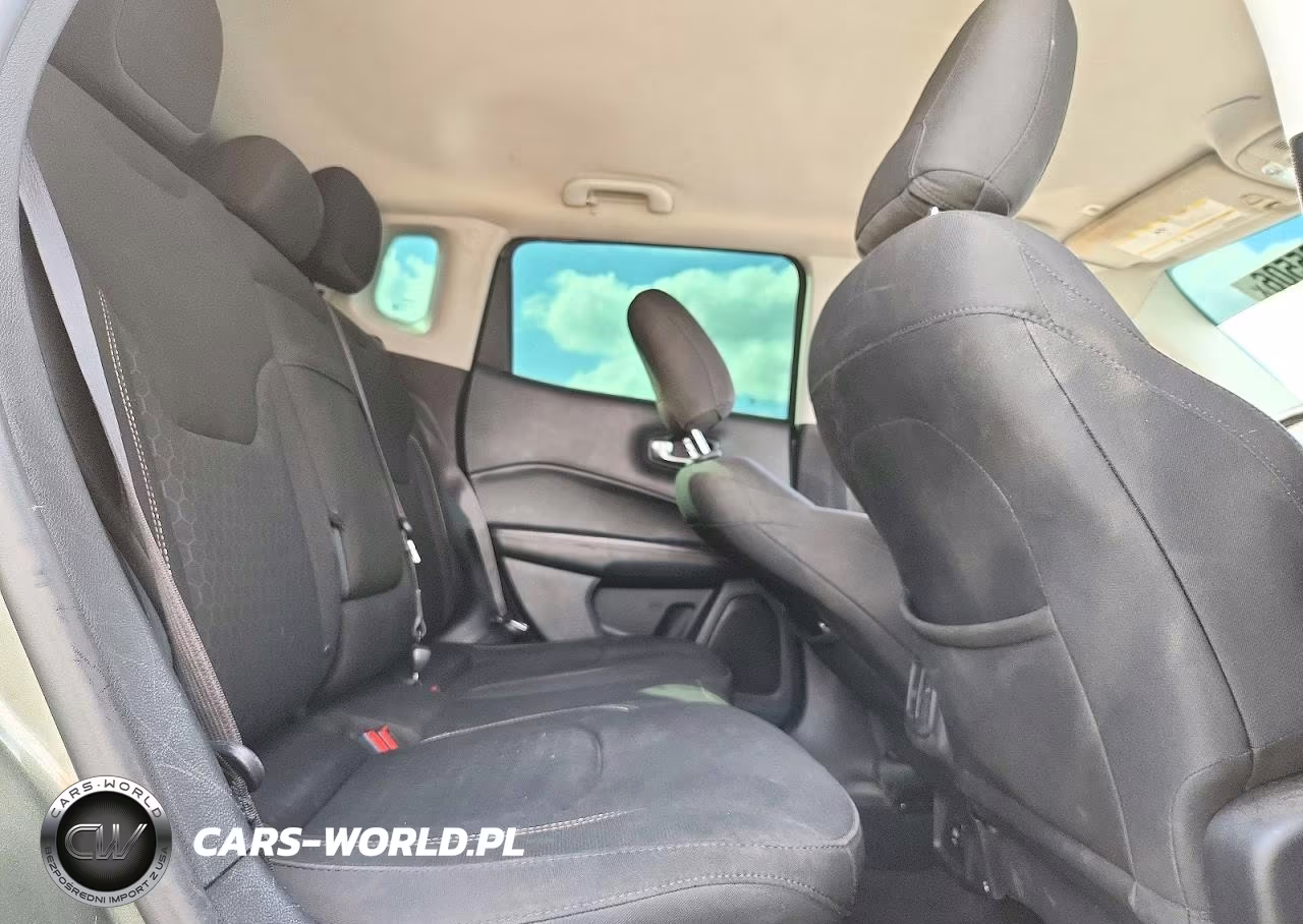 2018 Jeep Compass Sport VIN:3C4NJCAB2JT105597 - 10