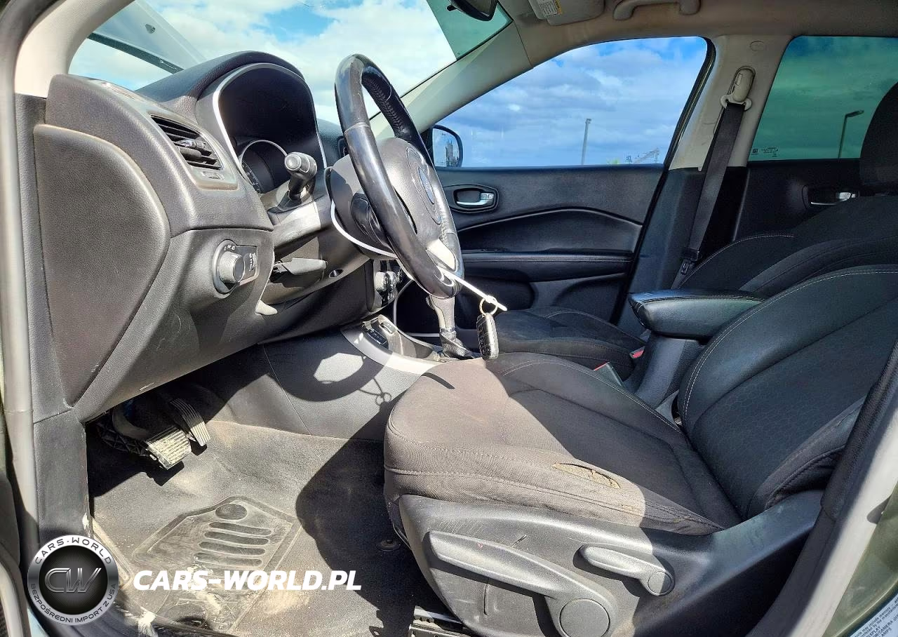 2018 Jeep Compass Sport VIN:3C4NJCAB2JT105597 - 7