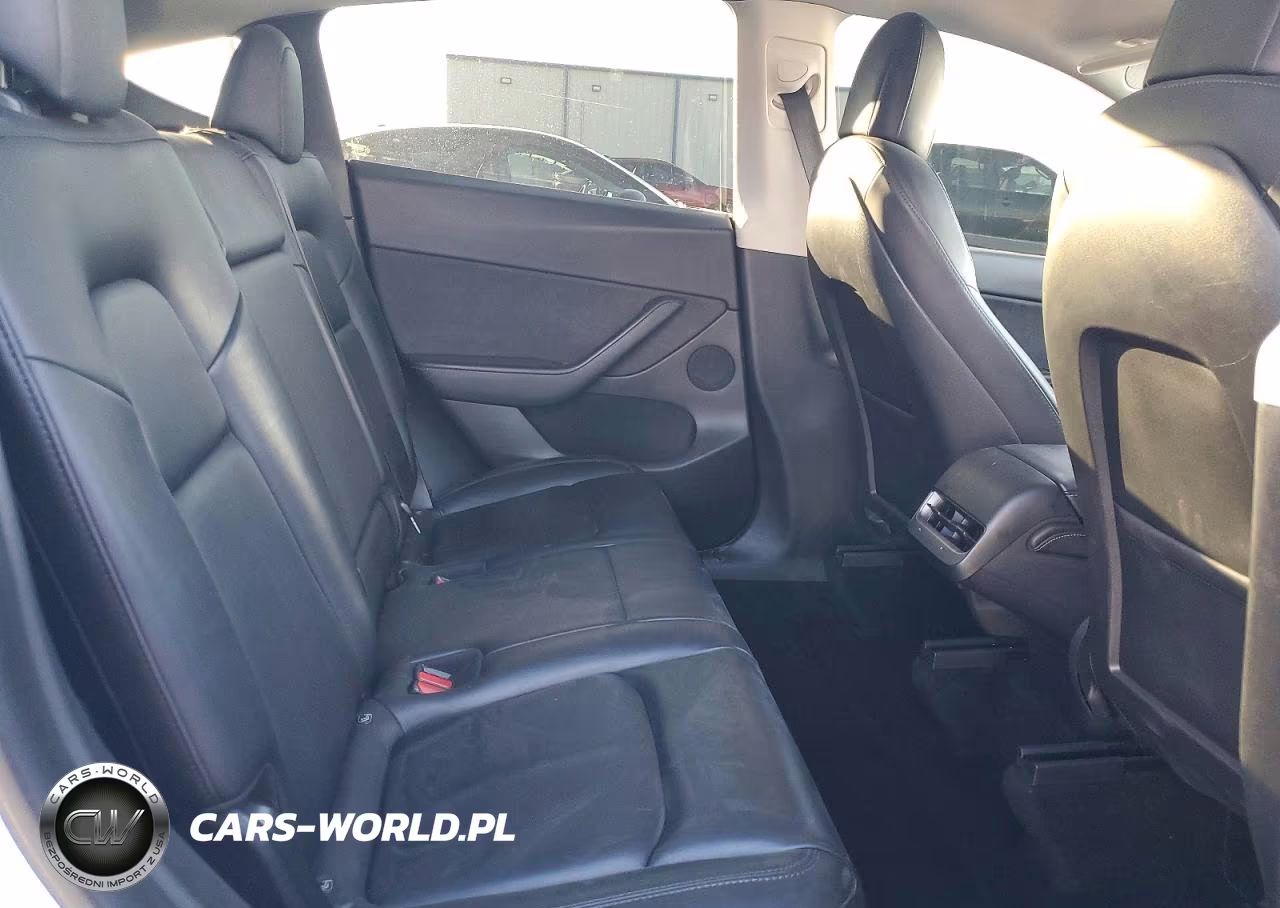 2021 Tesla Model Y VIN:5YJYGDEE0MF174703 - 10
