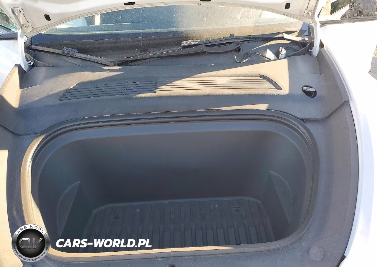 2021 Tesla Model Y VIN:5YJYGDEE0MF174703 - 11