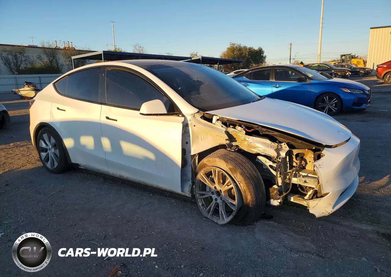 2021 Tesla Model Y VIN:5YJYGDEE0MF174703 - 4