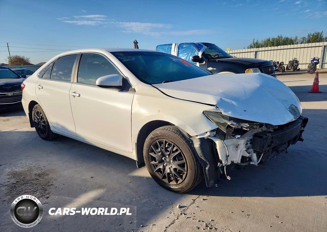 2015 Toyota Camry Se VIN:4T1BF1FKXFU010750 - 4